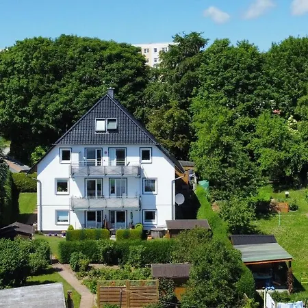 Burmeister Apartman *